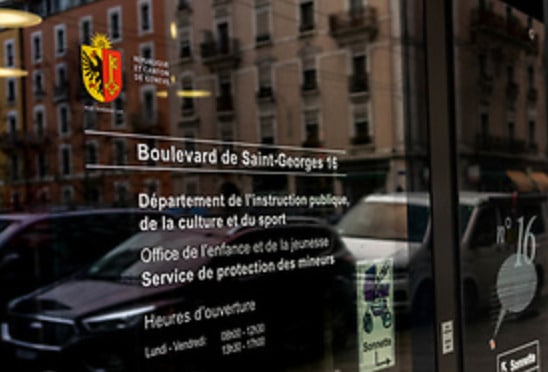Genève SPMI Les missions du SPMi sont définies par la loi. Elles consistent notamment à : • Ecouter sans jugement les enfants et les familles qui ont besoin d'aide. • Les aider à traverser une situation familiale compliquée. • Protéger les enfants et défendre leurs droits, parfois en exécutant des décisions de justice.